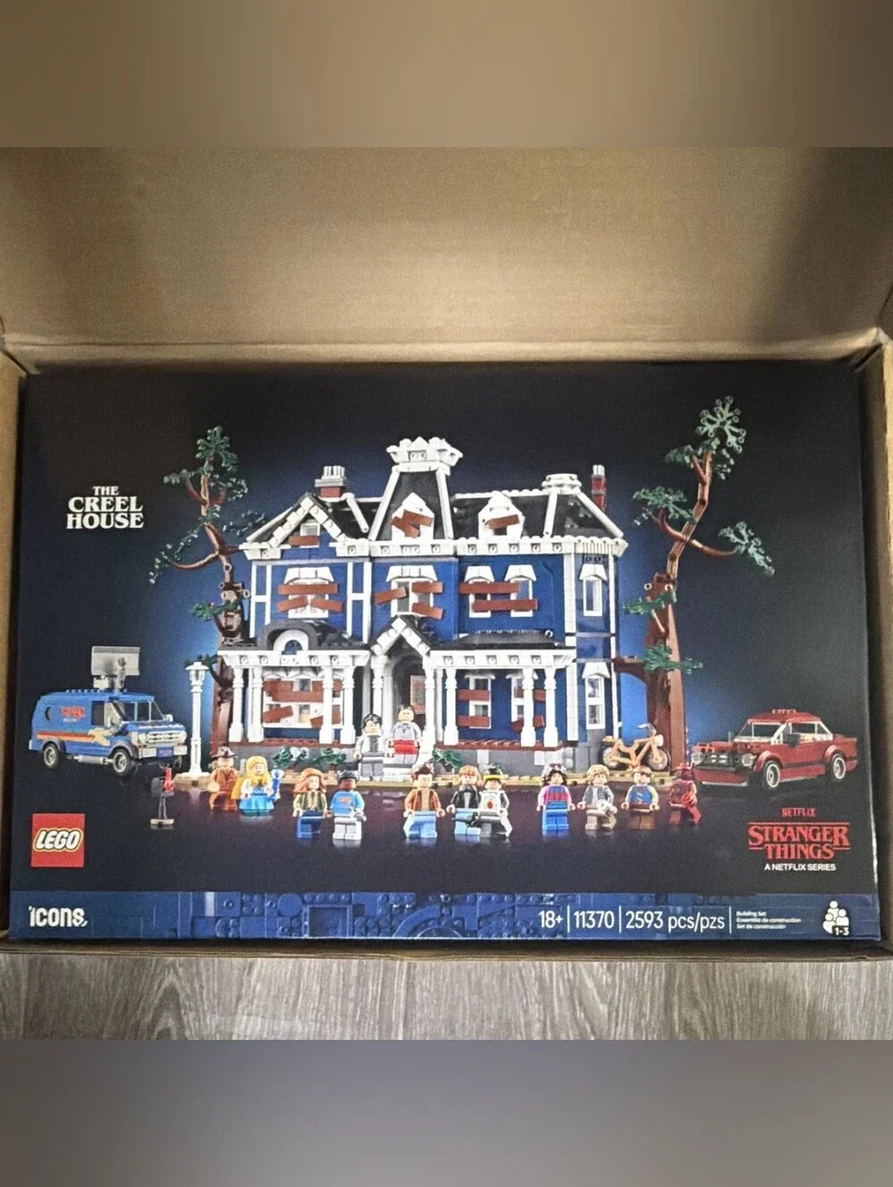 LEGO Creel House Holiday Display Set - LIMITED EDITION NEW IN BOX